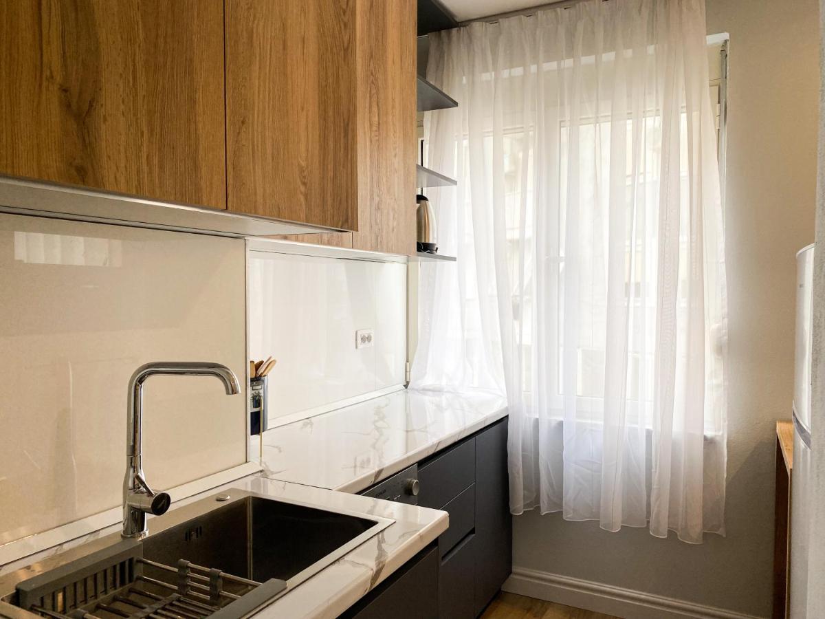 Centrally Located Glamorous Bright Apt Near Bazaar Tirana Zewnętrze zdjęcie