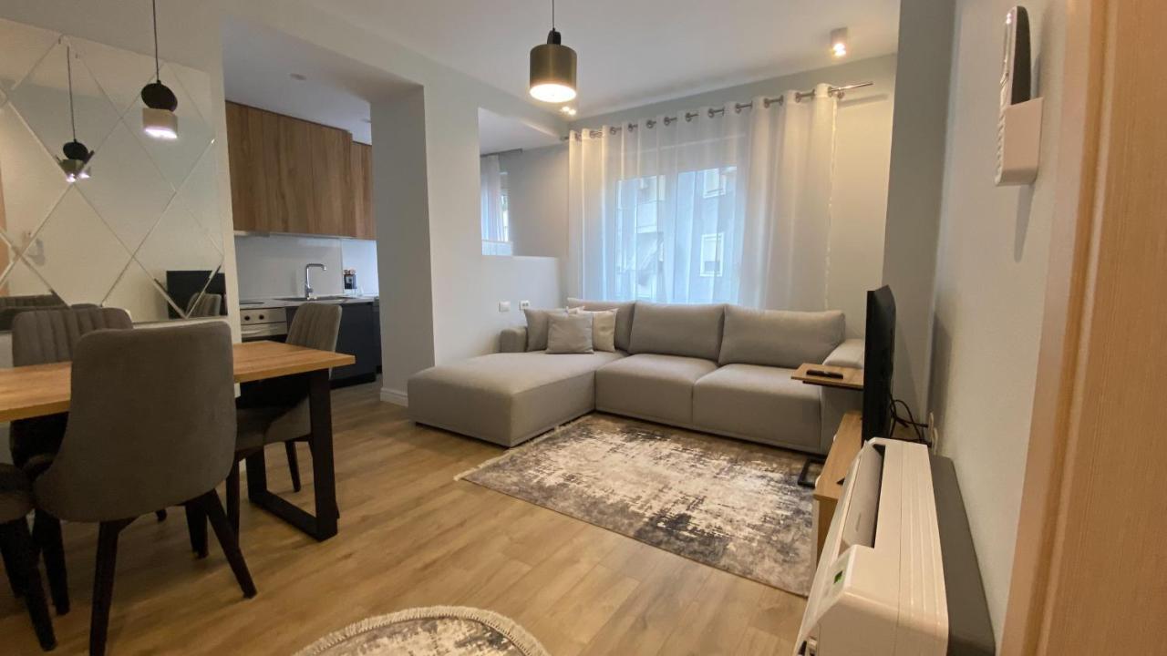 Centrally Located Glamorous Bright Apt Near Bazaar Tirana Zewnętrze zdjęcie