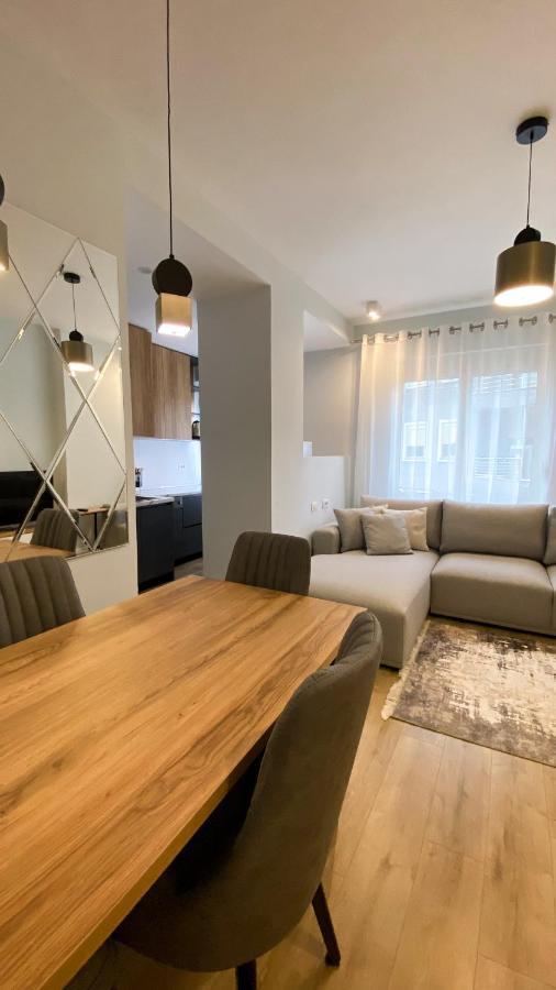 Centrally Located Glamorous Bright Apt Near Bazaar Tirana Zewnętrze zdjęcie