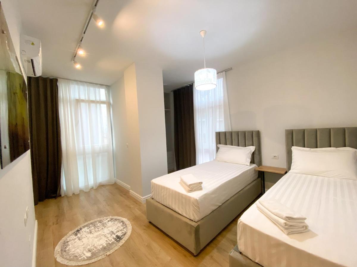Centrally Located Glamorous Bright Apt Near Bazaar Tirana Zewnętrze zdjęcie